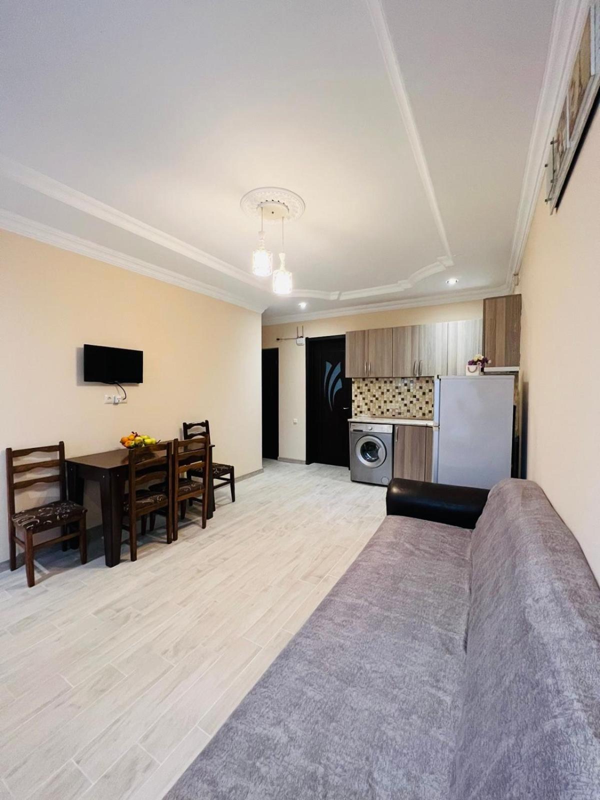 ApartHotel My Home Batoemi Buitenkant foto