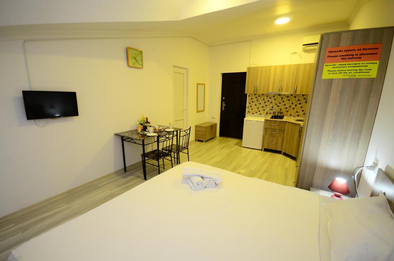 ApartHotel My Home Batoemi Buitenkant foto