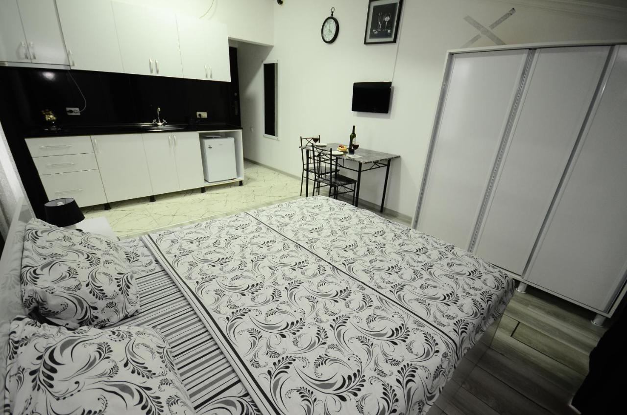 ApartHotel My Home Batoemi Buitenkant foto