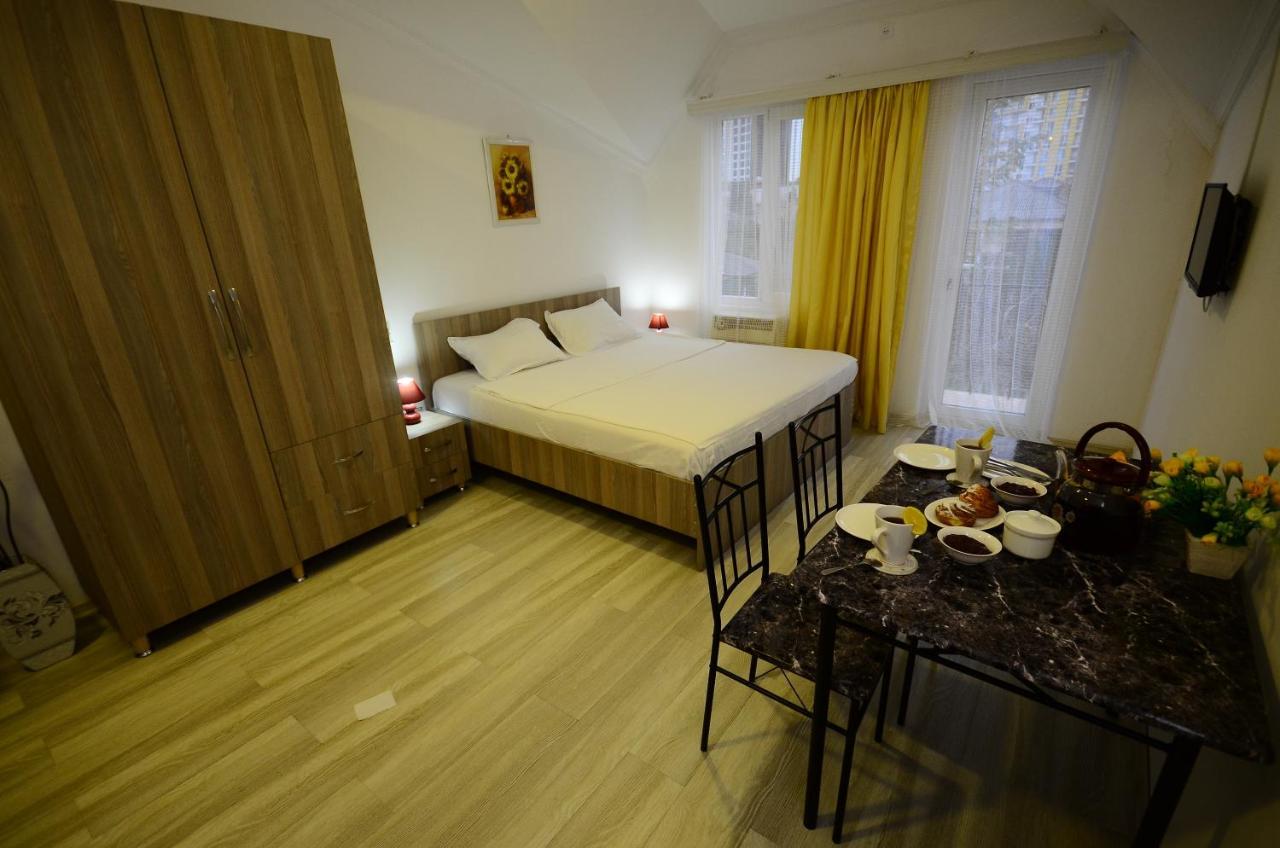 ApartHotel My Home Batoemi Buitenkant foto